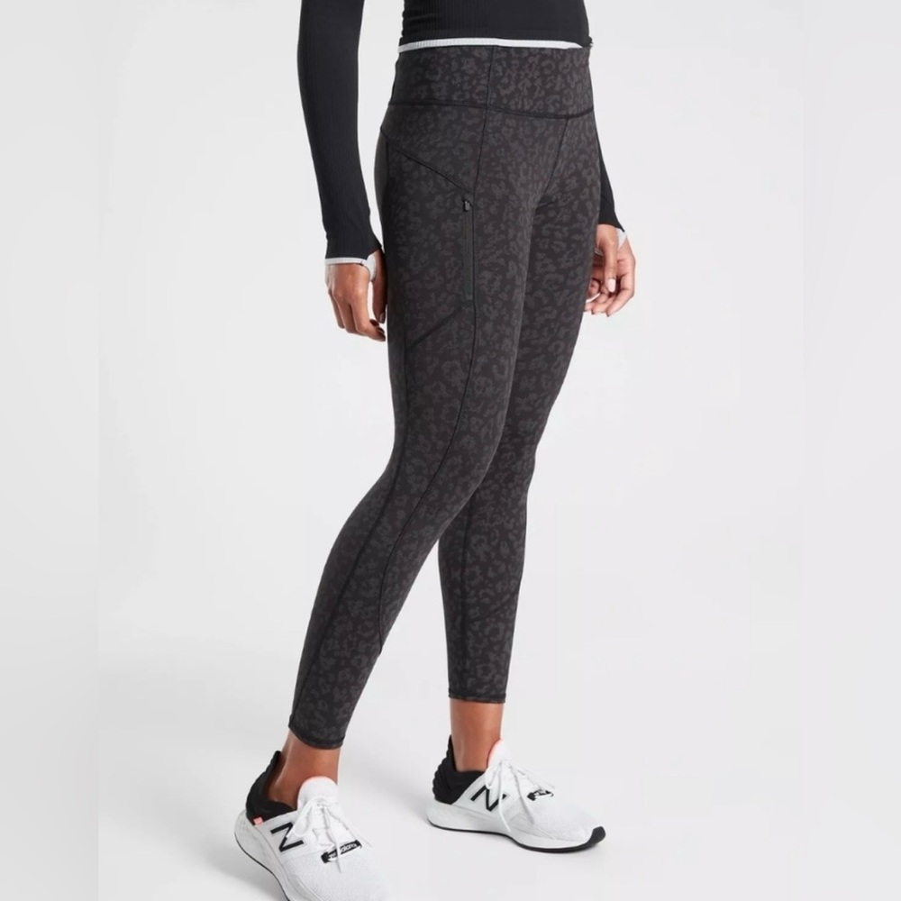 Athleta Rainier Reflective Black Animal Print Leopard Leggings 🖤 Size XXS
